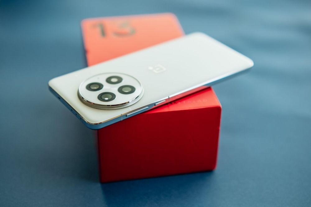 OnePlus 13 – 16GB RAM / 512GB памет – като нов!