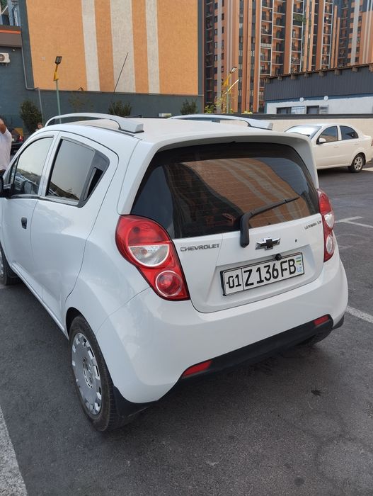 Chevrolet Spark 2012 1.0 L