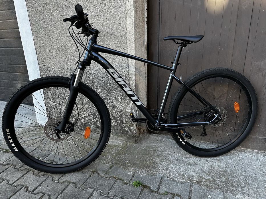 Bicicleta Giant Talon Negru Metalic 29''L