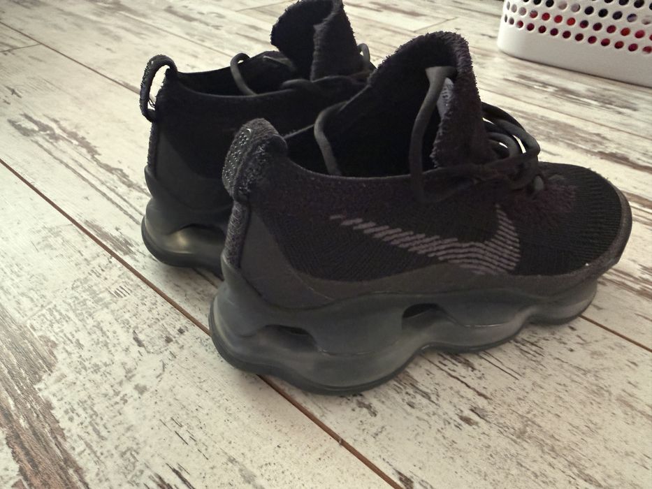 Маратонки Nike dj4702