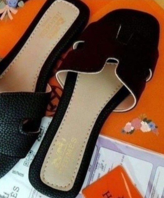 Set dama (geanta Medium Kelly, curea detasabila umăr +papuci, diverse mărimi, saculet, etichetă