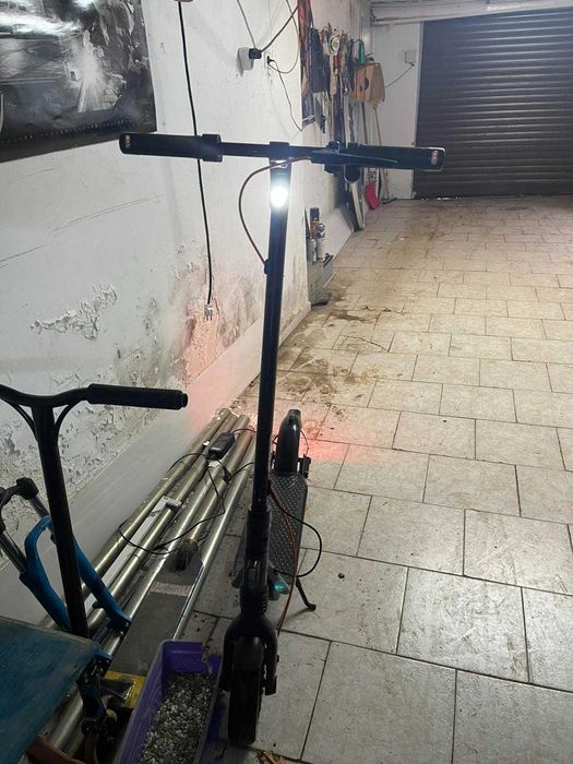 Продавам електрическа тротинетка Ninebot F 2 PRO