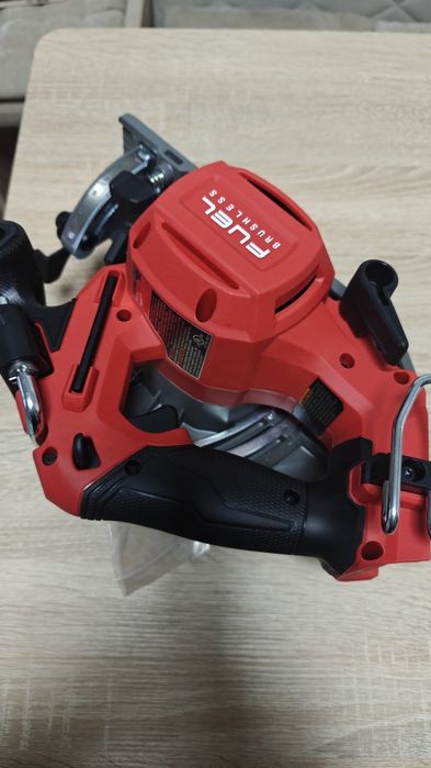 Circular milwaukee m18 model destinat pietei de America
