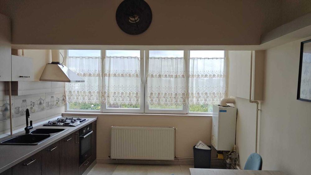 Proprietar - Inchiriez apartament cu 3 camere - Zona Lipovei