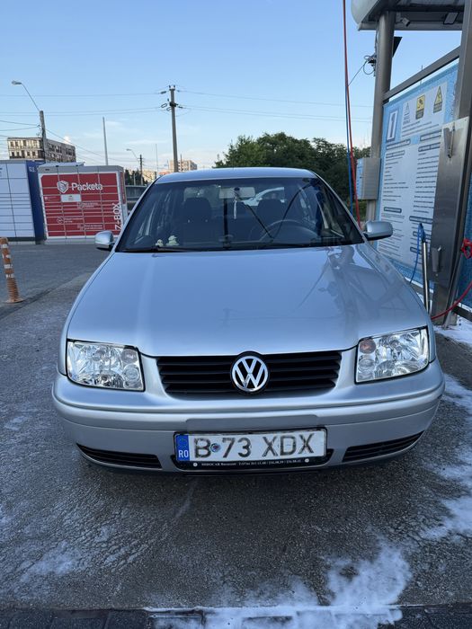 VOLKSWAGEN Bora