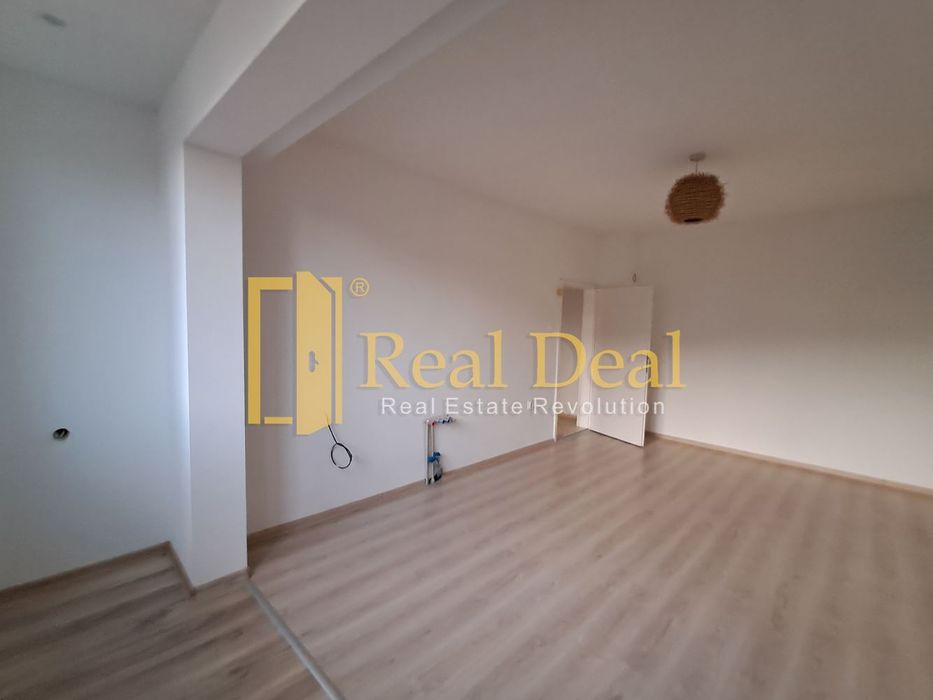 Продава се Тристаен апартамент в София, Толстой - 72 кв.м за 2250 €/кв.м - Снимка #2