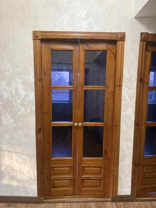 Продам двери  массив дерево