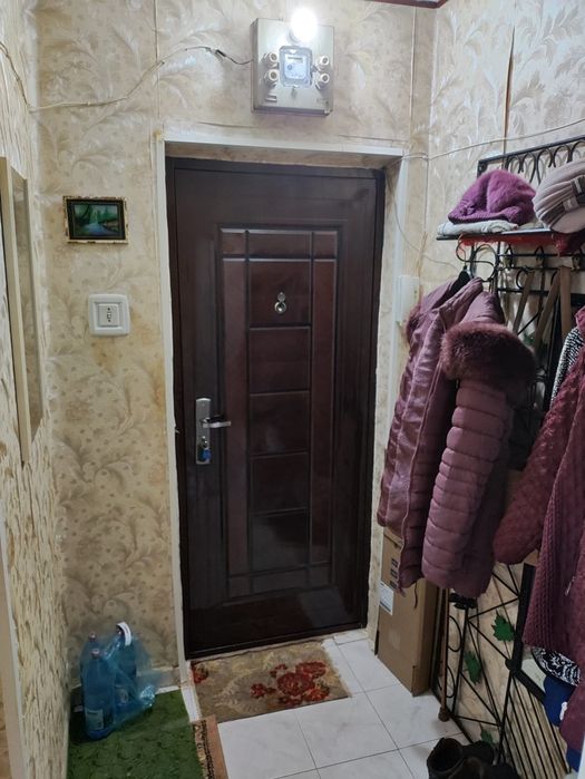 Vand apartament 2 camere, semidecomandat, cartier Marna - Braila