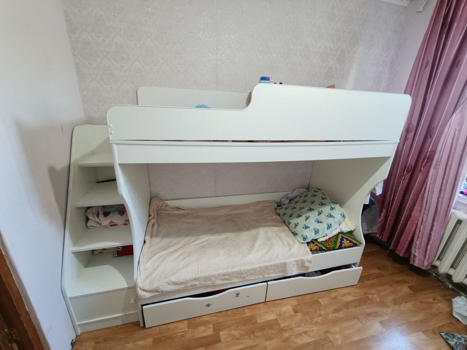 Двухэтажный детский кровать