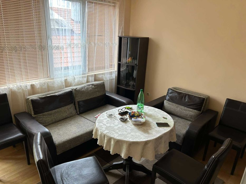 Дава се под наем Двустаен апартамент в Бургас, Възраждане - 60 кв.м за 357 € - Снимка #1