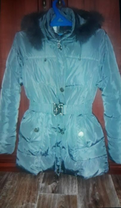 Продаю красивую куртку