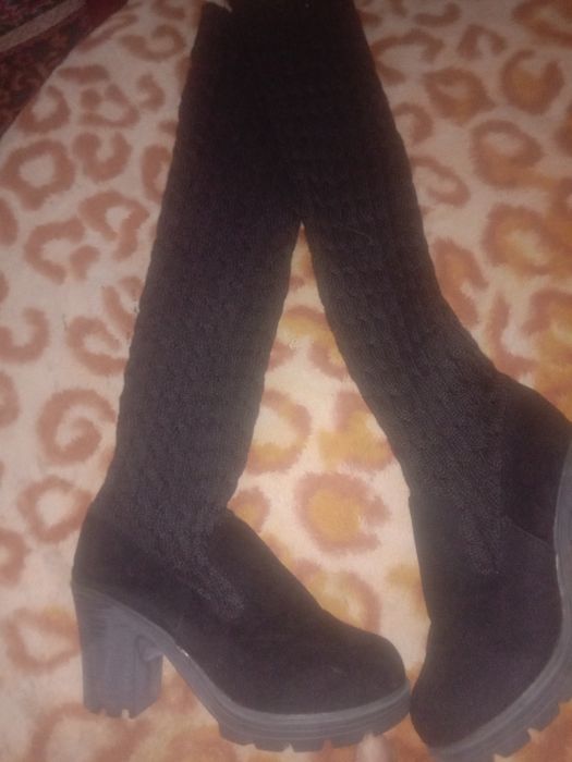 Продам сапоги-чулки новые 38-39