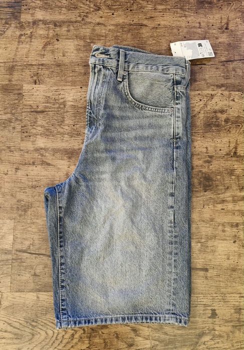 Pantaloni scurti