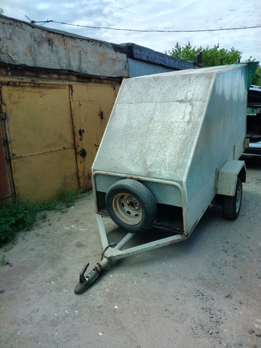 Автоприцеп для легкового автомобиля.