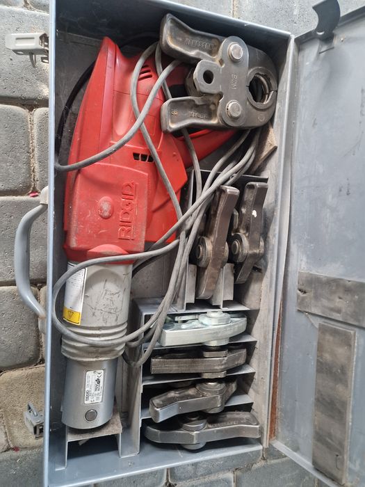 Aparat de sertizat tevi RIDGID