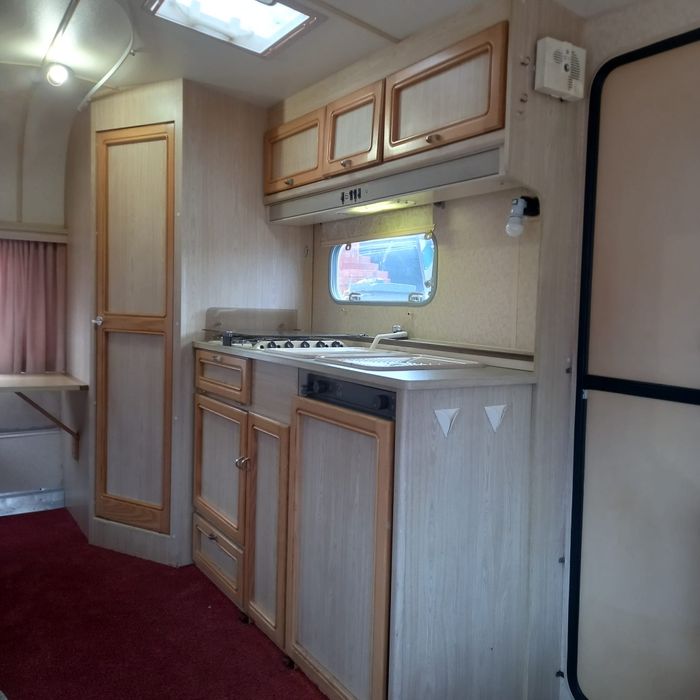 Rulotă cu panou solar,și tv