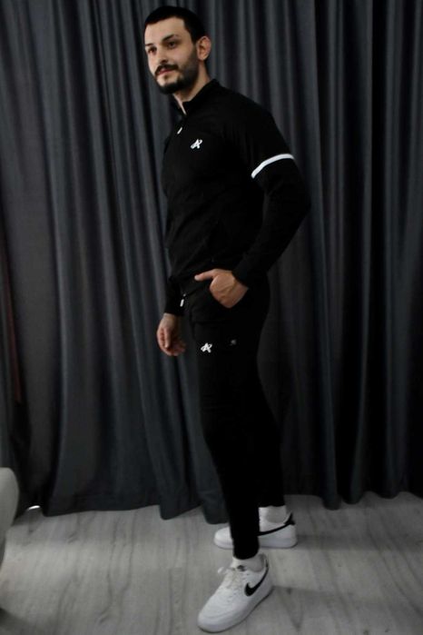 Preț de Legendă! Costum Efosman la Modă te Așteaptă