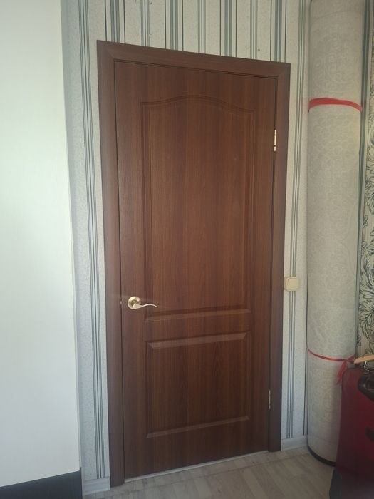 Продам 5  дверей межкомнатных