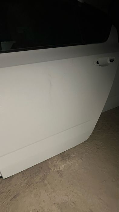 Продам двери оригинал skoda octavia