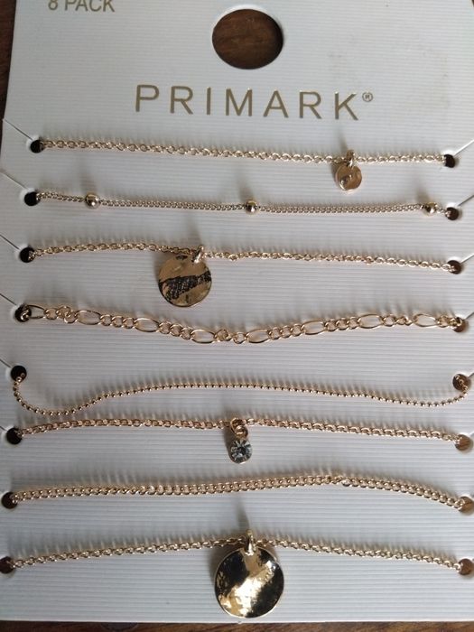 Комплект от 8 броя нови колиета със златно покритие PRIMARK