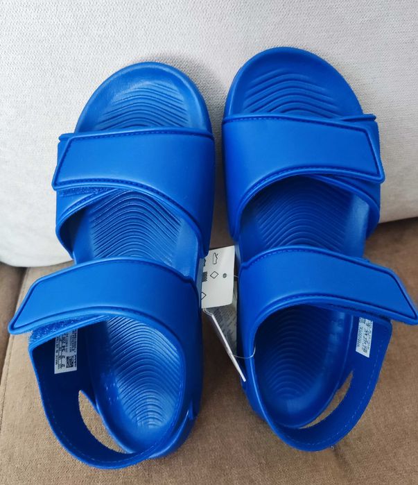 Нови оригинални сандали Adidas за момче- номер 33
