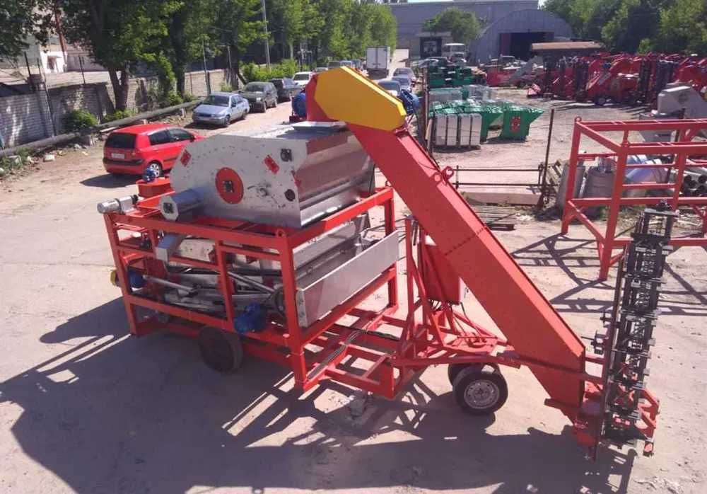 Машина зск-70 зерноочистительный самопередвижной комплекс. Прицепной загрузчик сухих кормов зск-10пт. Загрузчик кормов зск-10. Зил зск-10 кормовоз. Загрузчик сухих кормов зск-10.