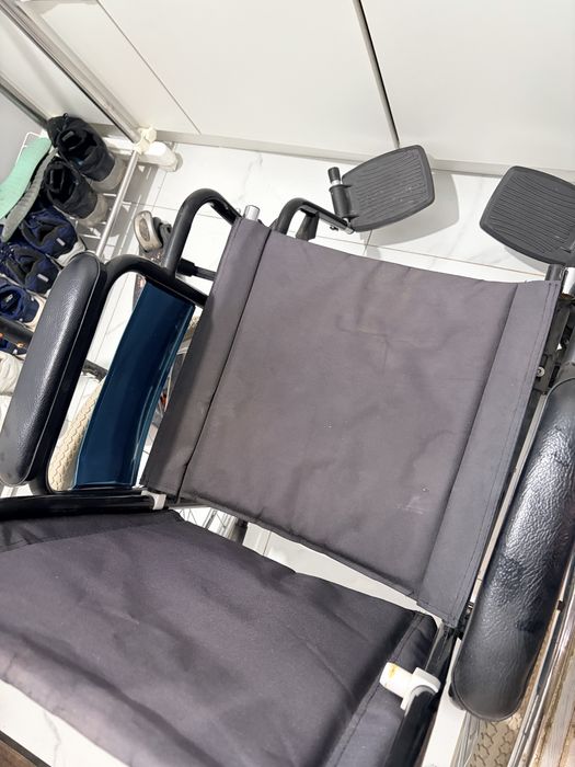 Продам инвалидную коляску. Инвалидная коляска