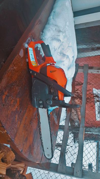 Vând drujba  Husqvarna 135 maik ll