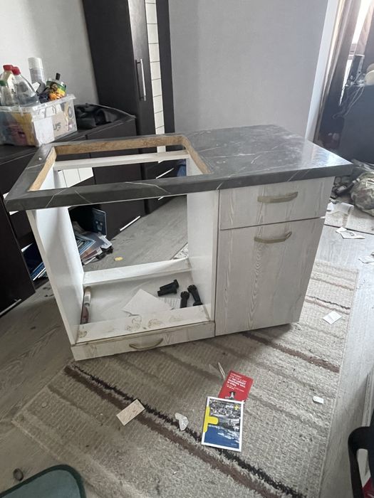 Corp bucatarie cu un sertar si cu blat decupat pentru plita si cuptor