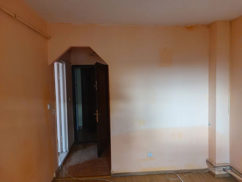 Garsoniera de vânzare
