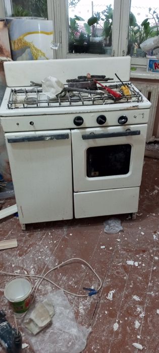 Газ плита сотилади.келиштириб берамиз.