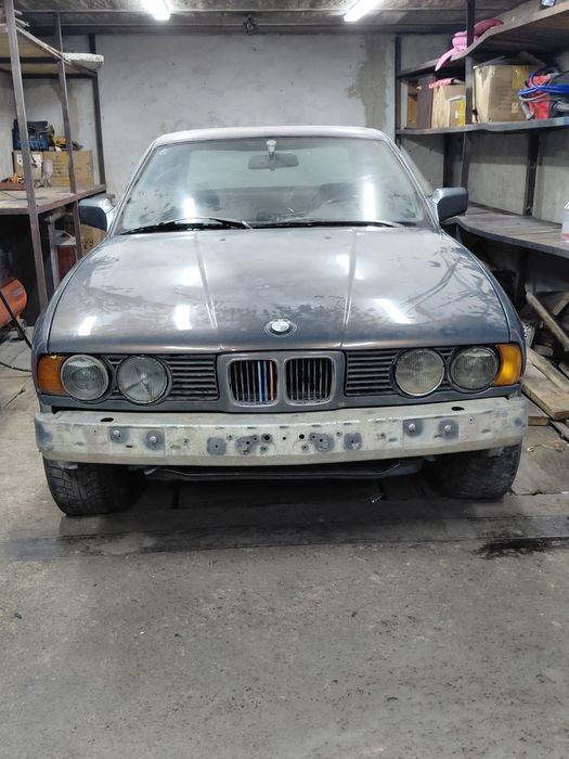 Продам бмв е34 по запчастям