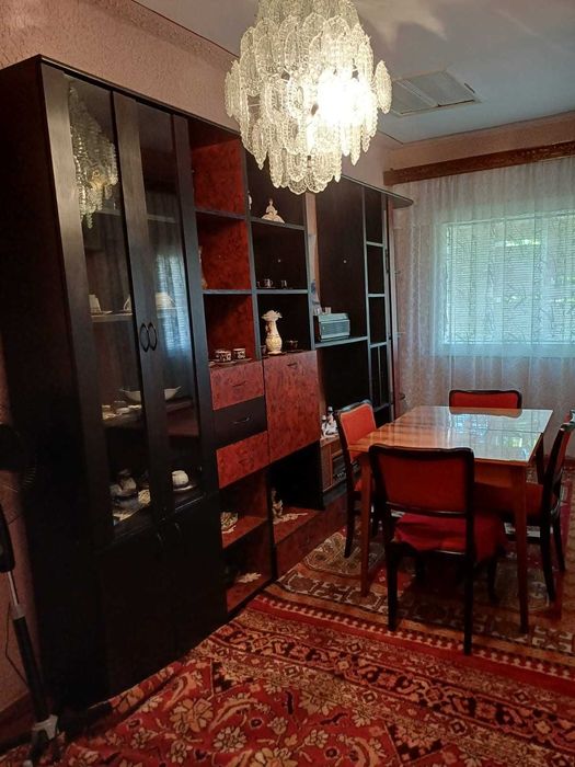 Casa spatioasa, 6 camere, 2 bucatarii + Anexe, Teren 1971mp