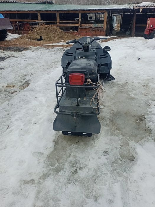 Продам снегаход рысь