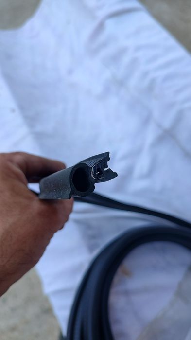 Cheder usa Dacia 1310