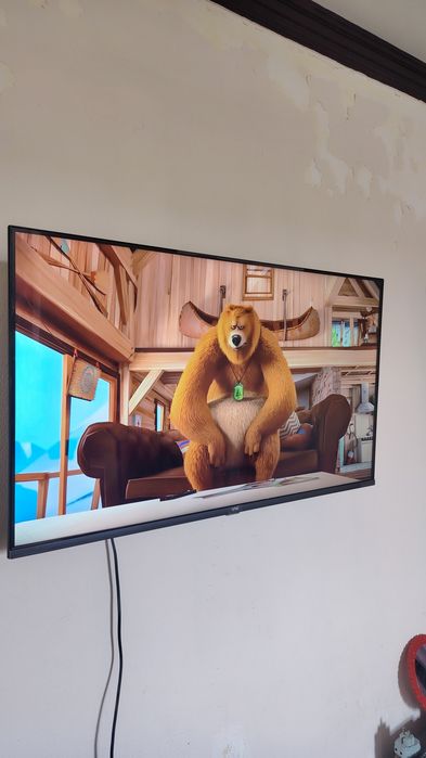 Продам телевизор Artel 43 smart full HD как новый