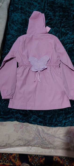 Курточка детская,на 7 лет девочку