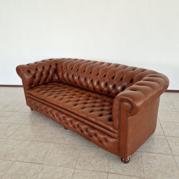 Диван Chesterfield