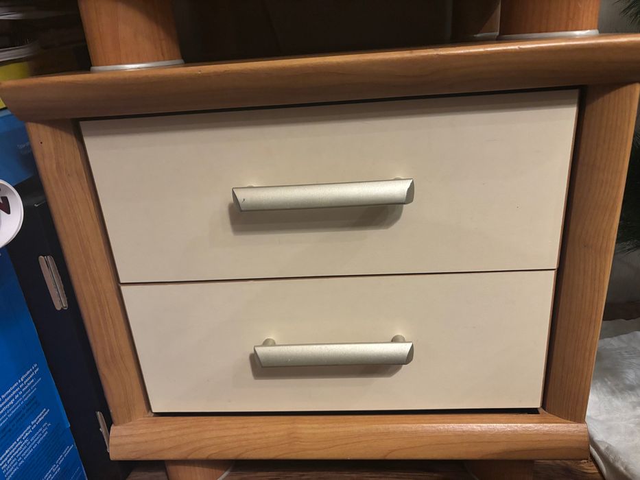 2 бр. нощни шкафчета