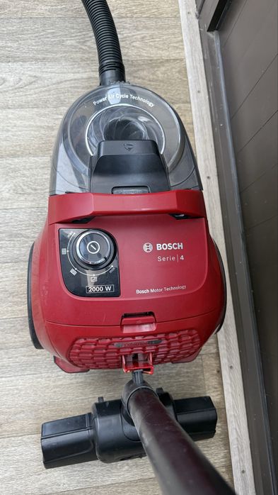 Пылесос Bosch 4 серия