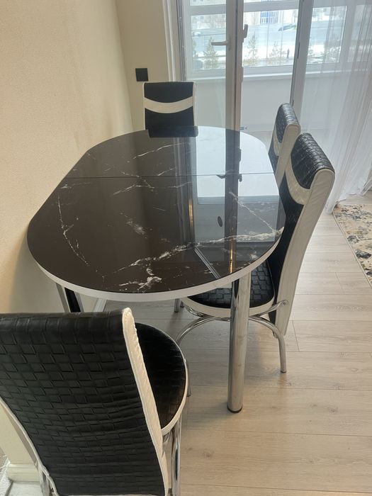 Продам стол со стульями