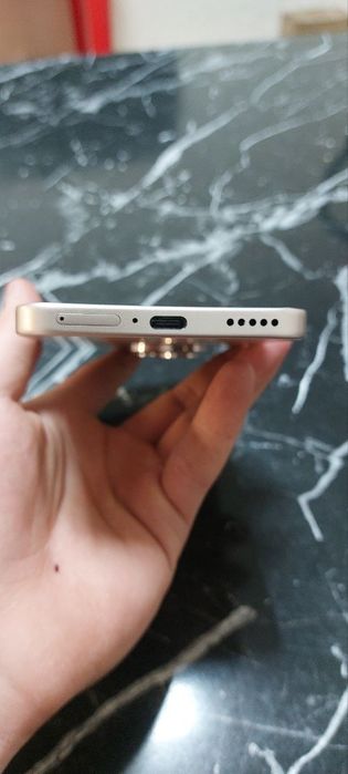 Ram 8/256 honor 400 5 g 1 yil kafolat berilad