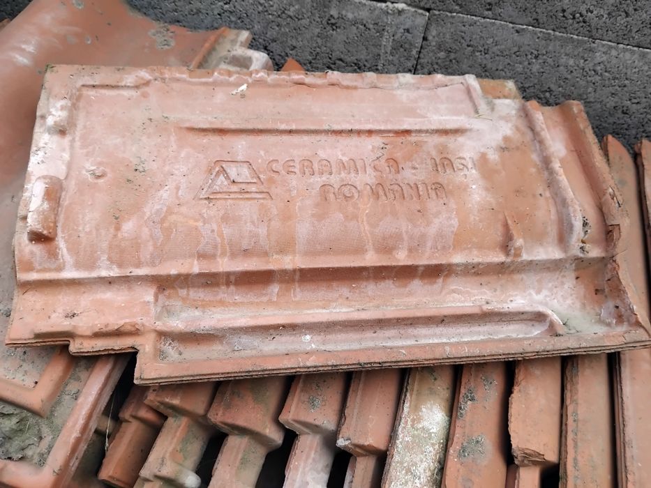 Vând  țiglă de Iași  1 leu bucata