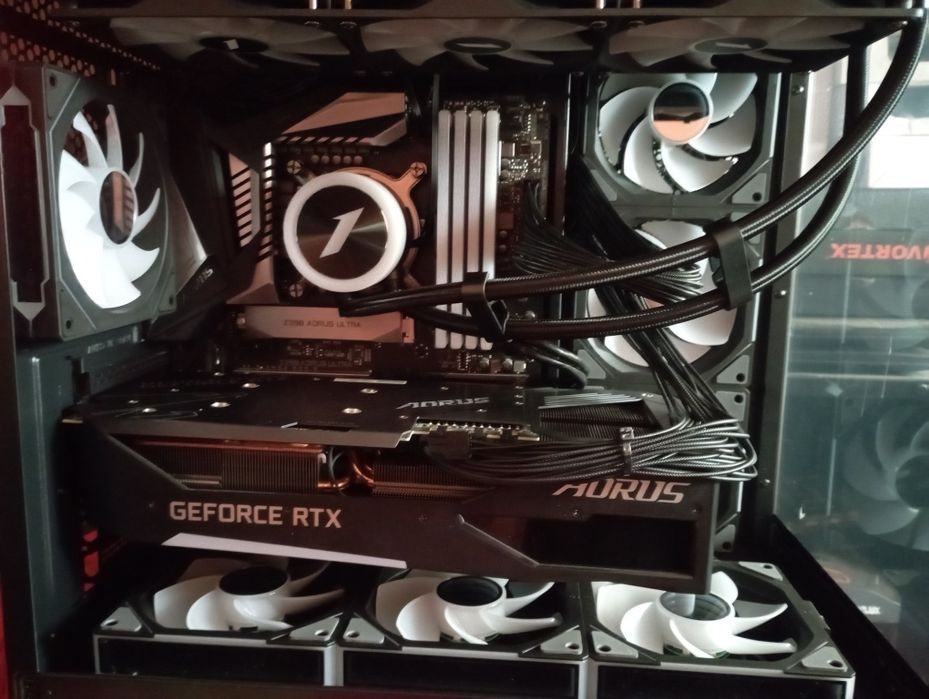 Pc i7 9700k z390Ultra RTX3070ti 32 GB RAM  1tb ssd m2
