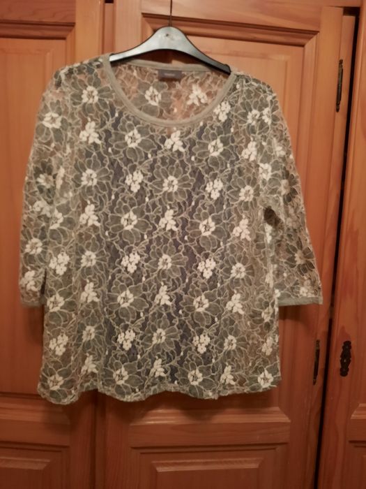 Bluza din dantela cu maieu inclus marimea L