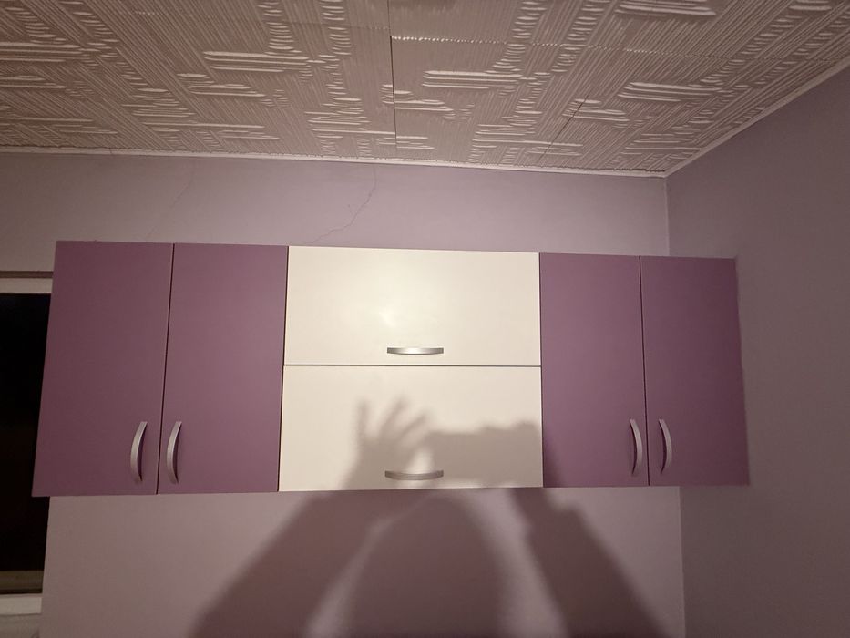 Dulap suspendat dormitor