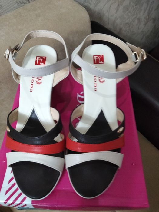 Женская обувь. Б/У  В отличном состоянии