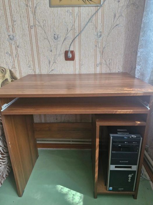 Компьютерный стол
