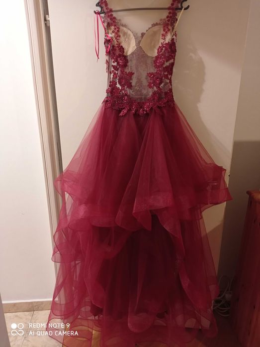 Бална (абитуриентска) рокля