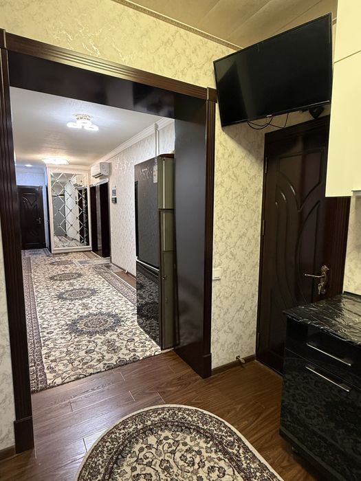 Eshonguzar raysentr 3 xonali kv sotiladi